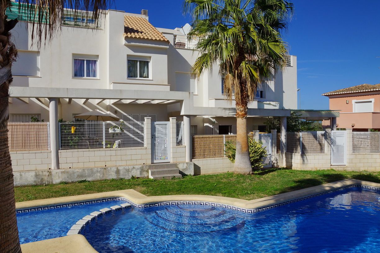 Стоит ли покупать недвижимость в Испании?